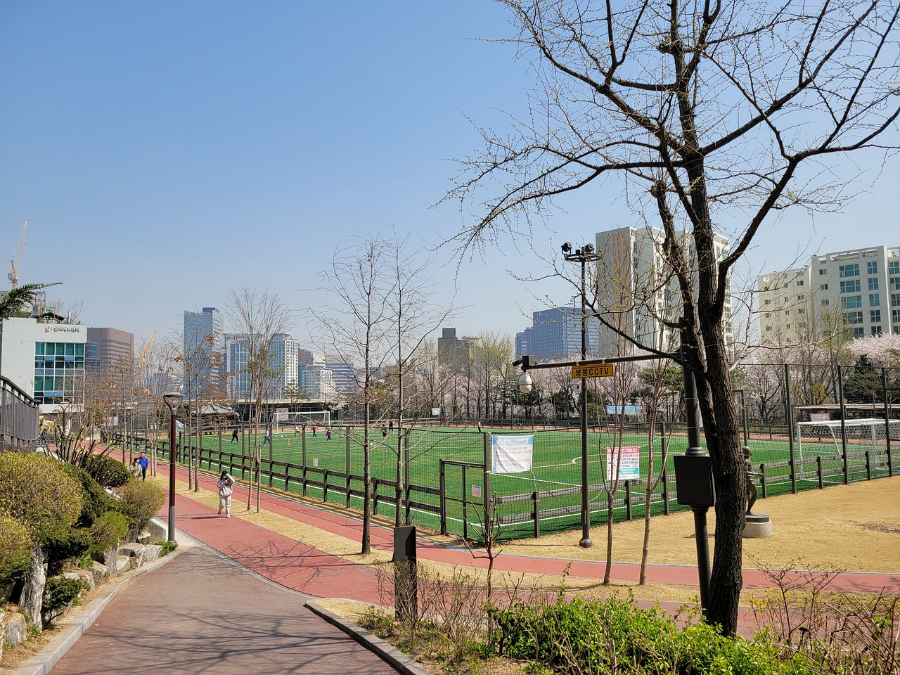 那不勒斯准备给K77年薪翻三倍，希望与他续约到2029年.