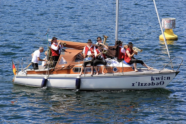 合中却声称 合中却声称